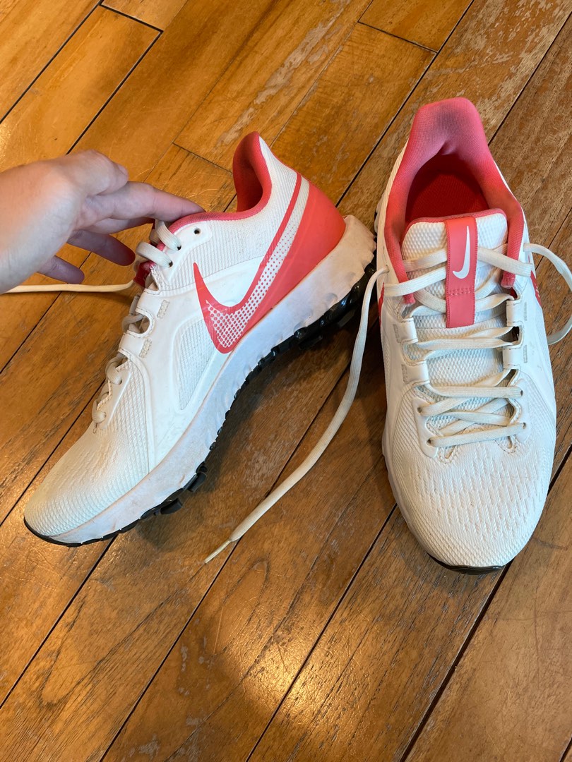 womens white nike golf shoes