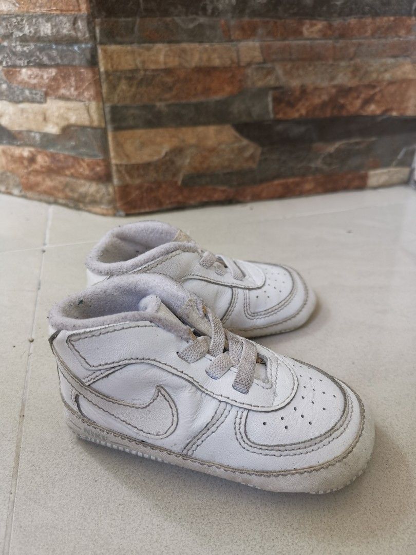 Infant nikes cheap size 1