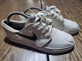 (Category: ) located in . Submitted by bargainxhunter (Listing ID 1238282051, Image 1). Description: .