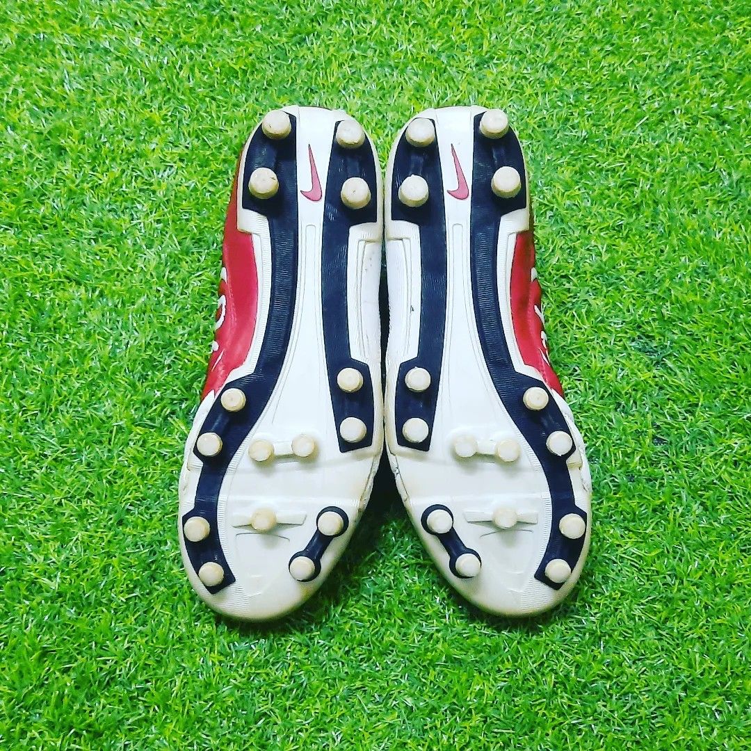 kasut bola nike total 90
