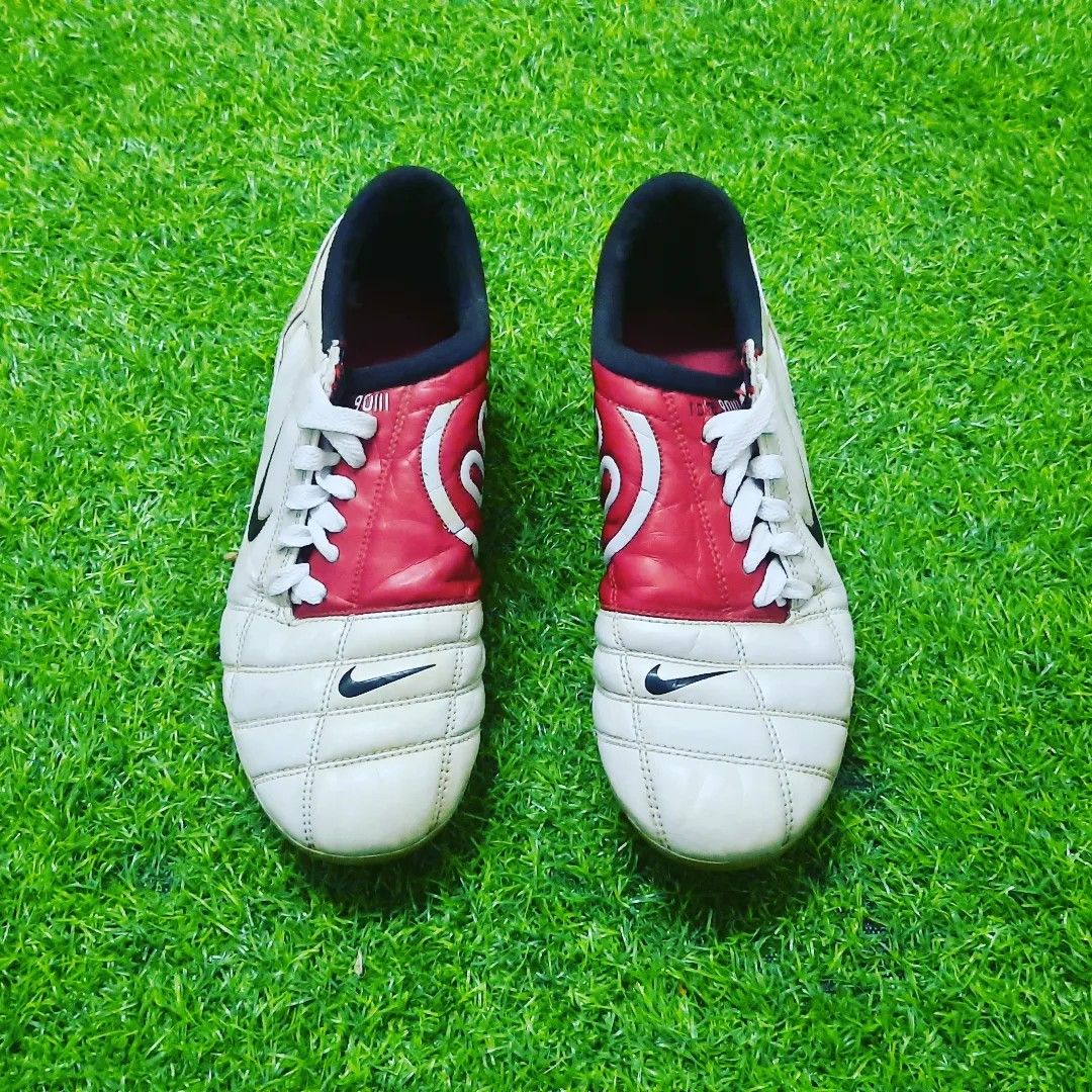 kasut bola nike total 90