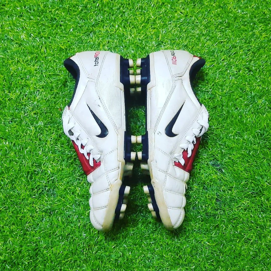 kasut bola nike total 90
