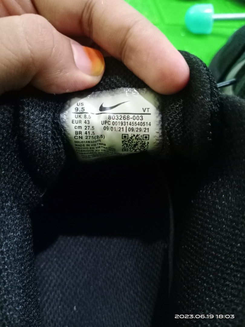 triple black nike boots