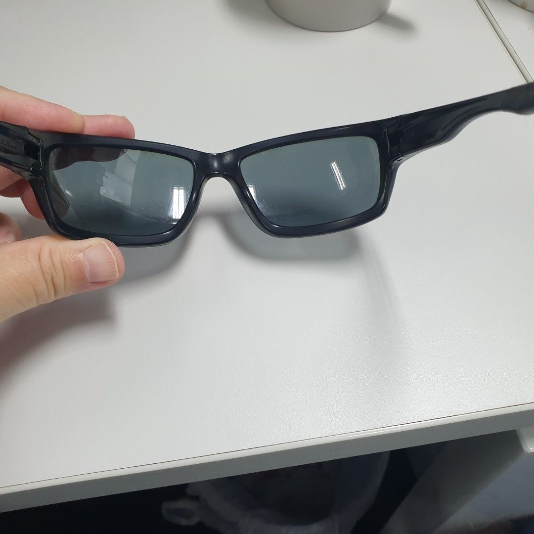 Oakley sunglasses deals under $100