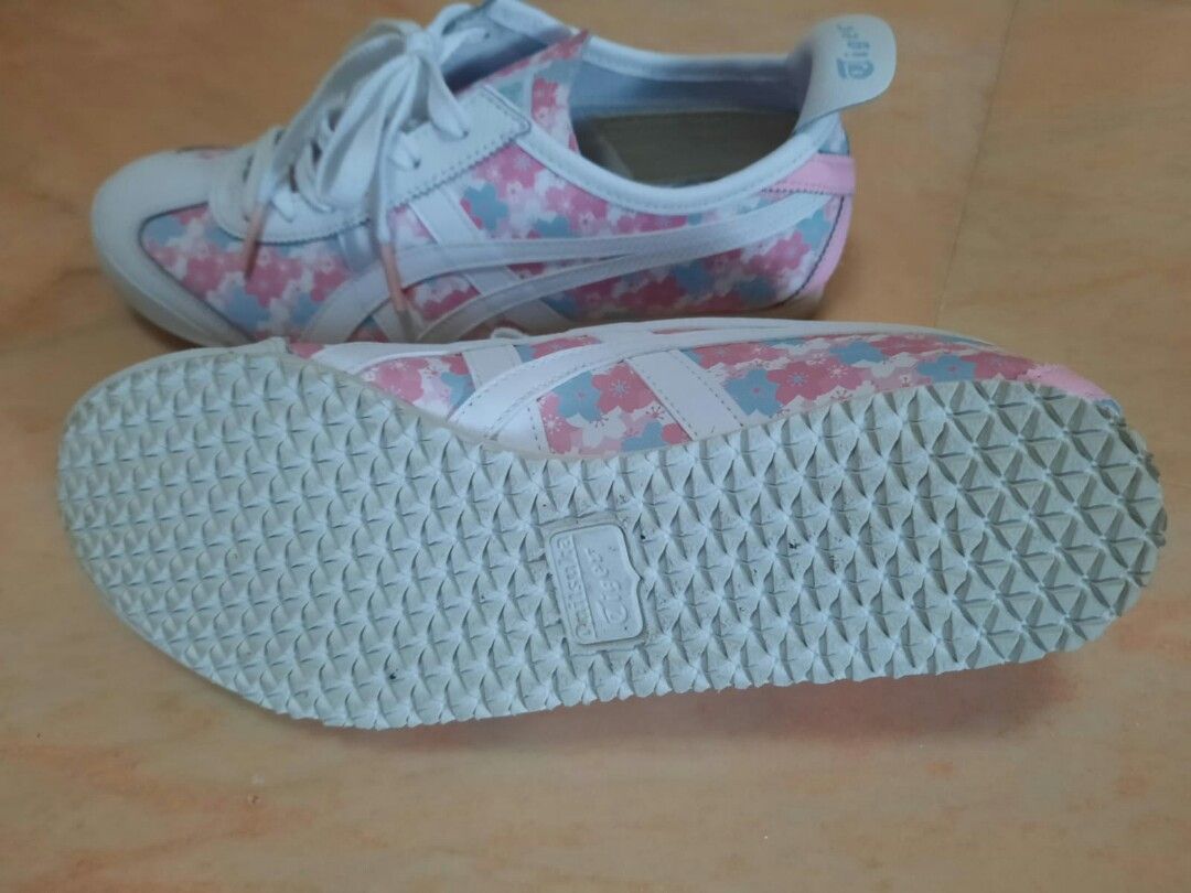 Onitsuka (Category: Sneakers) located in Singapore. Submitted by blossomcat (Listing ID 1238267715, Image 3). Description: Still new. Worn only 5x. Shoebox n Paperbag include. Original shoe. Size in the pic..