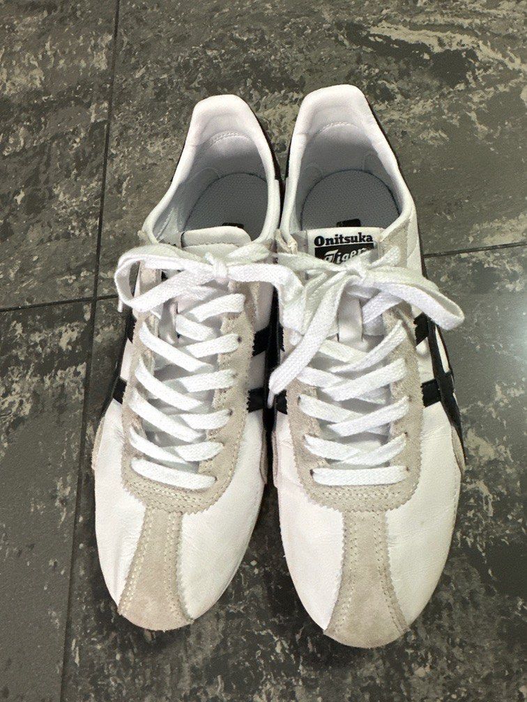 Onitsuka Tiger sneakers shoes (Category: Sneakers) located in Singapore. Submitted by taboo12 (Listing ID 1238243635, Image 1). Description: Authentic. Wear twice like new. Size Euro 40 US 7. No box . Free courier for fast deal..