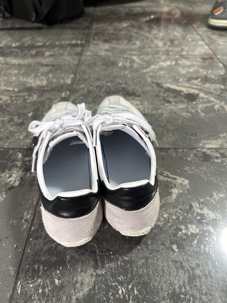 Onitsuka Tiger sneakers shoes (Category: Sneakers) located in Singapore. Submitted by taboo12 (Listing ID 1238243635, Image 3). Description: Authentic. Wear twice like new. Size Euro 40 US 7. No box . Free courier for fast deal..