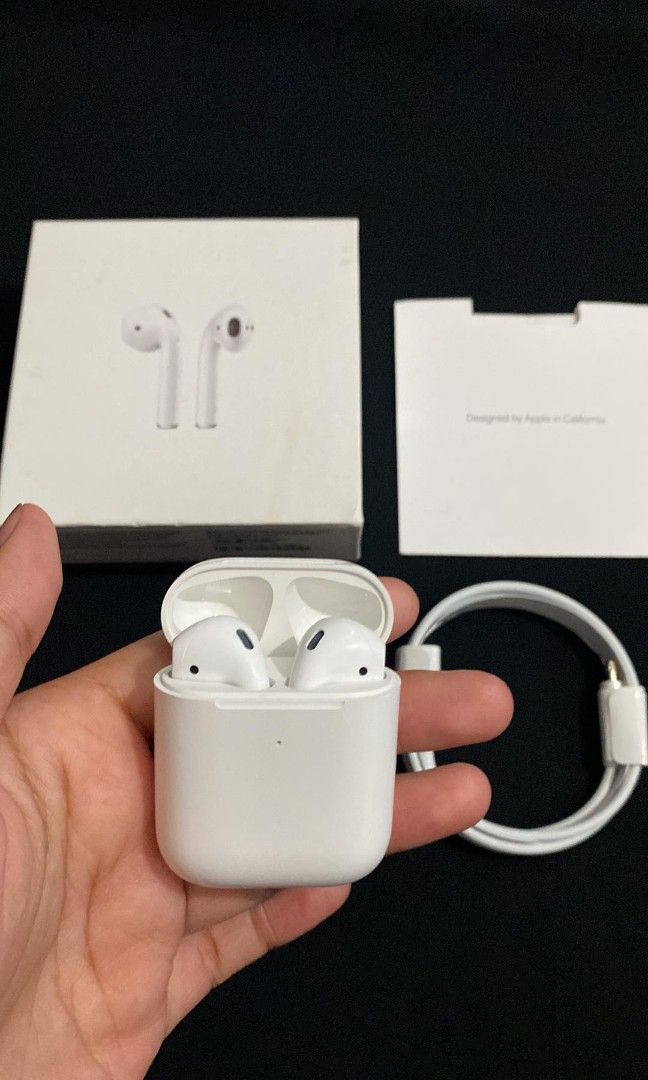 Original✔️ earpods gen 2 (Category: Headphones & Headsets) located in Manila. Submitted by milasgadgetph (Listing ID 1238313543, Image 1). Description: Apple Airpods gen 2 Compatible to iPhone ios, iPad laptop With charger cable Bradnew and sealed Limited stock With warranty and replacement No refund policy‼️‼️ MODE OF PAYMENT: GCASH BPI SHIPPING: LALAMOVE LBC JNT(PAYMENT FIRST) LOC :MANILA PM FOR DETAILS.