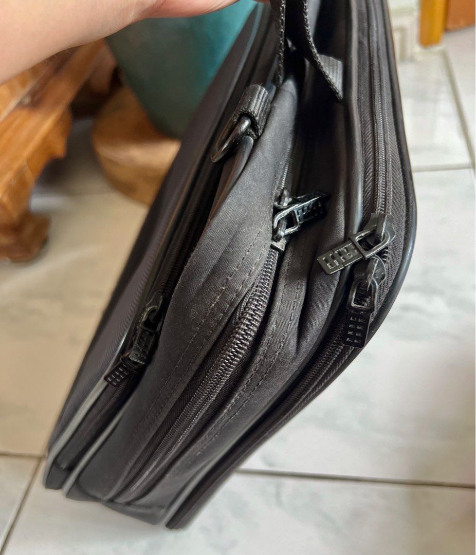 Original Sony VAIO Messenger Bag 17" Laptop with lots of compartments