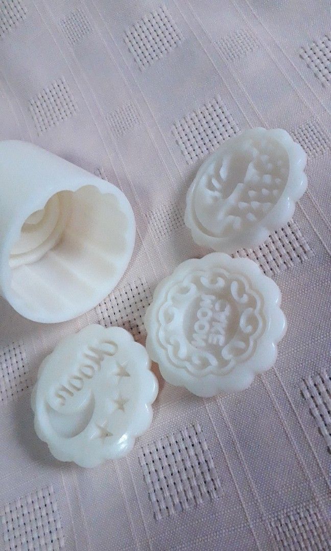Pastry Stamp with 4 Unique Stamps (Category: Bakeware) located in Quezon City. Submitted by jojoleen28 (Listing ID 1238337225, Image 3). Description: Comes with replaceable stamps with designs specifically for mooncakes..