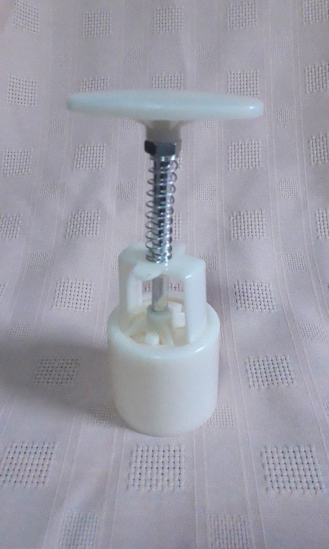 Pastry Stamp with 4 Unique Stamps (Category: Bakeware) located in Quezon City. Submitted by jojoleen28 (Listing ID 1238337225, Image 2). Description: Comes with replaceable stamps with designs specifically for mooncakes..