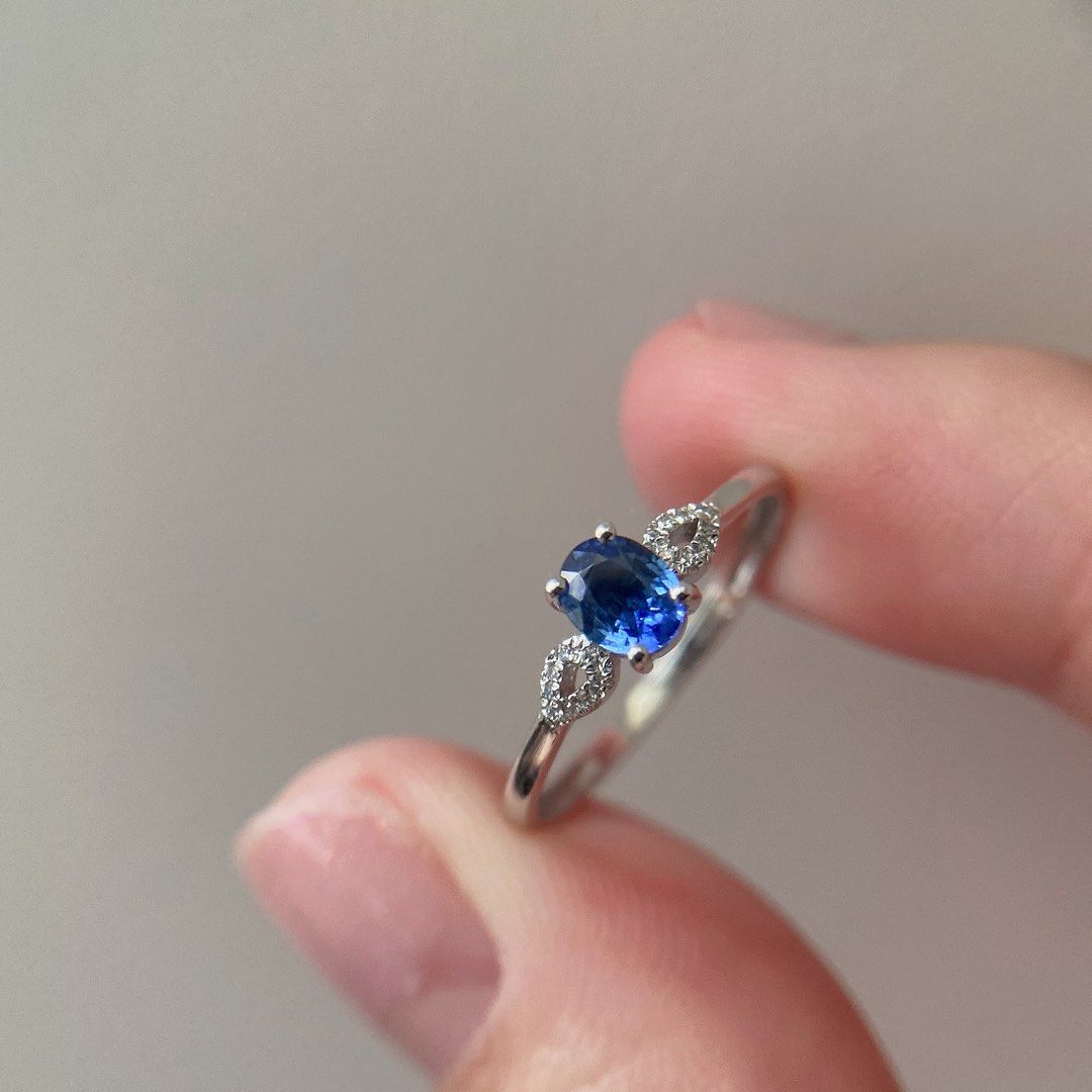 White gold blue sapphire ring sales