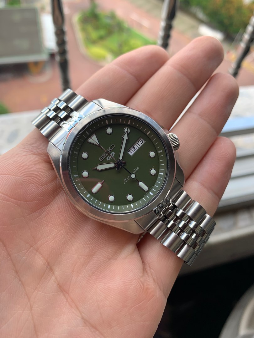 Seiko 5 Army green Dresskx Sports Watch SRPE65 Men s Fashion