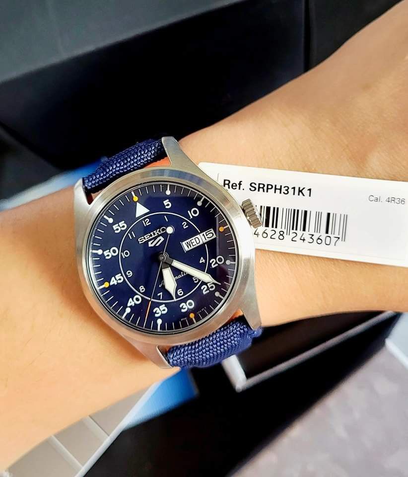 Seiko 5 sport automatic navy blue canvas mens watch snzg11 deals