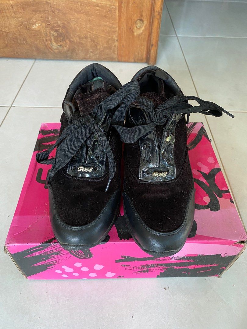Sepatu Hitam Merk GOSH on Carousell