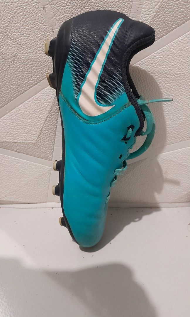 sepatu bola nike air jordan