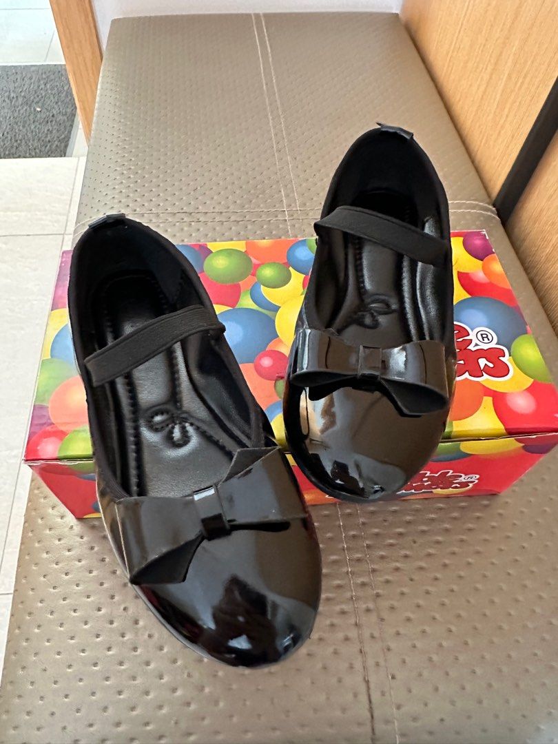 Size 12 Bata Bubble Gummers toddler girl shoes