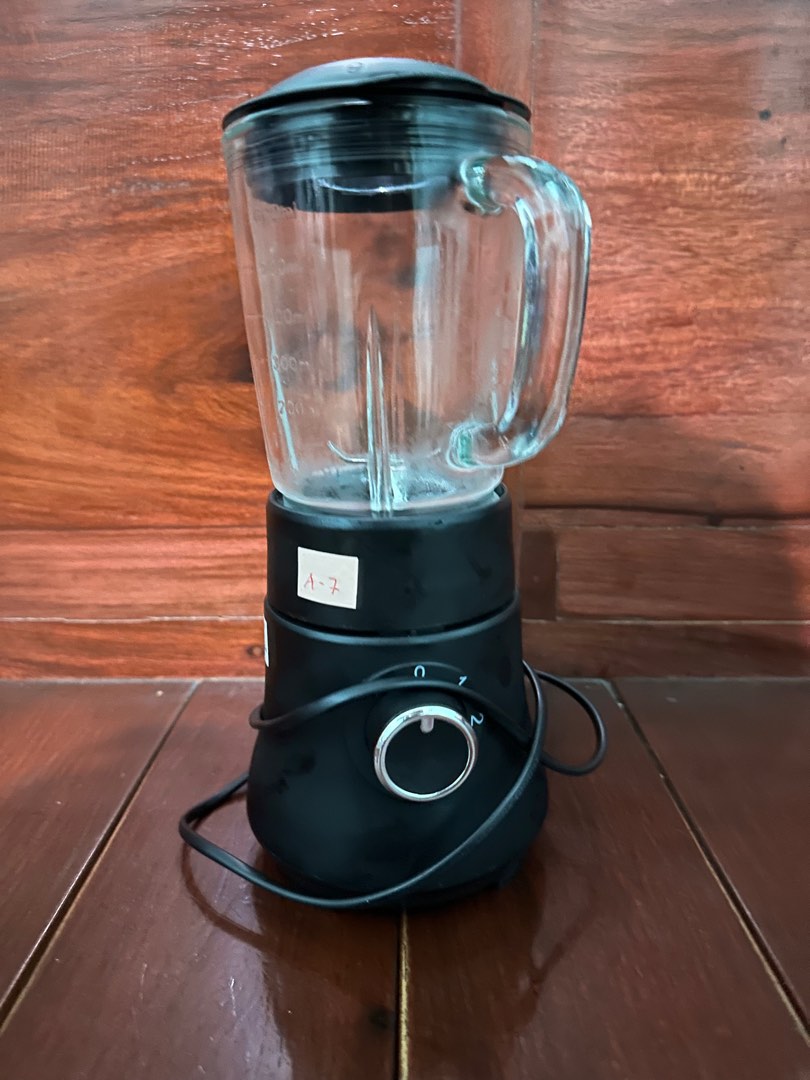 Small blender on Carousell