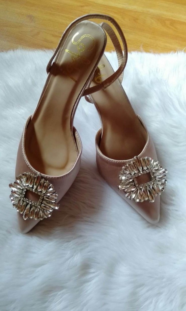 SOFAB WEDDING SHOES, Women's Fashion, Footwear, Heels on Carousell