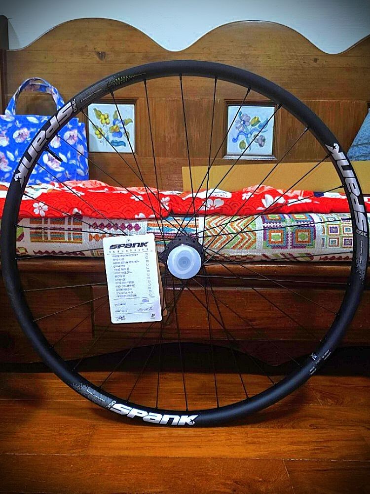 Spank spike 350 vibrocore 29 deals wheelset