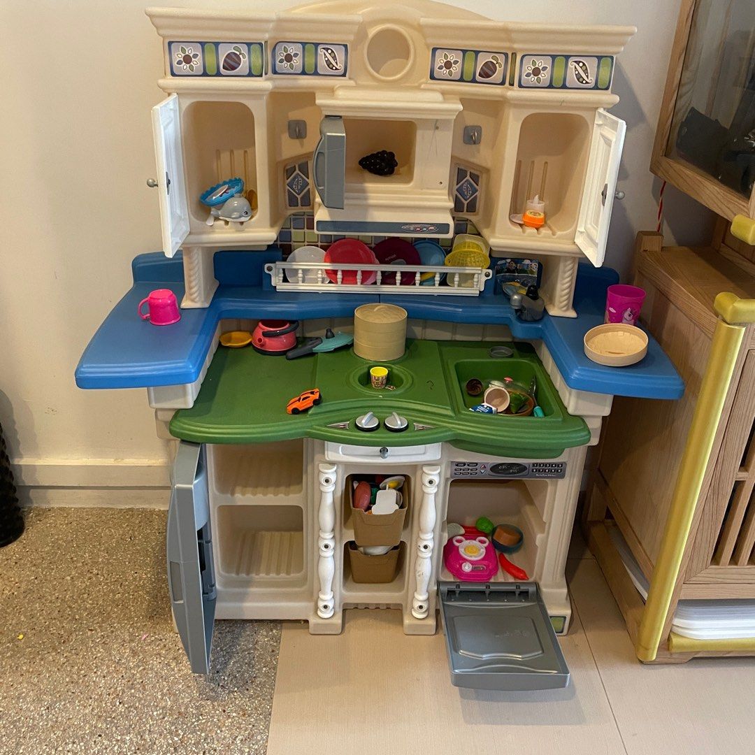 Step2 Toy Kitchen set, Hobbies & Toys, Toys & Games on Carousell