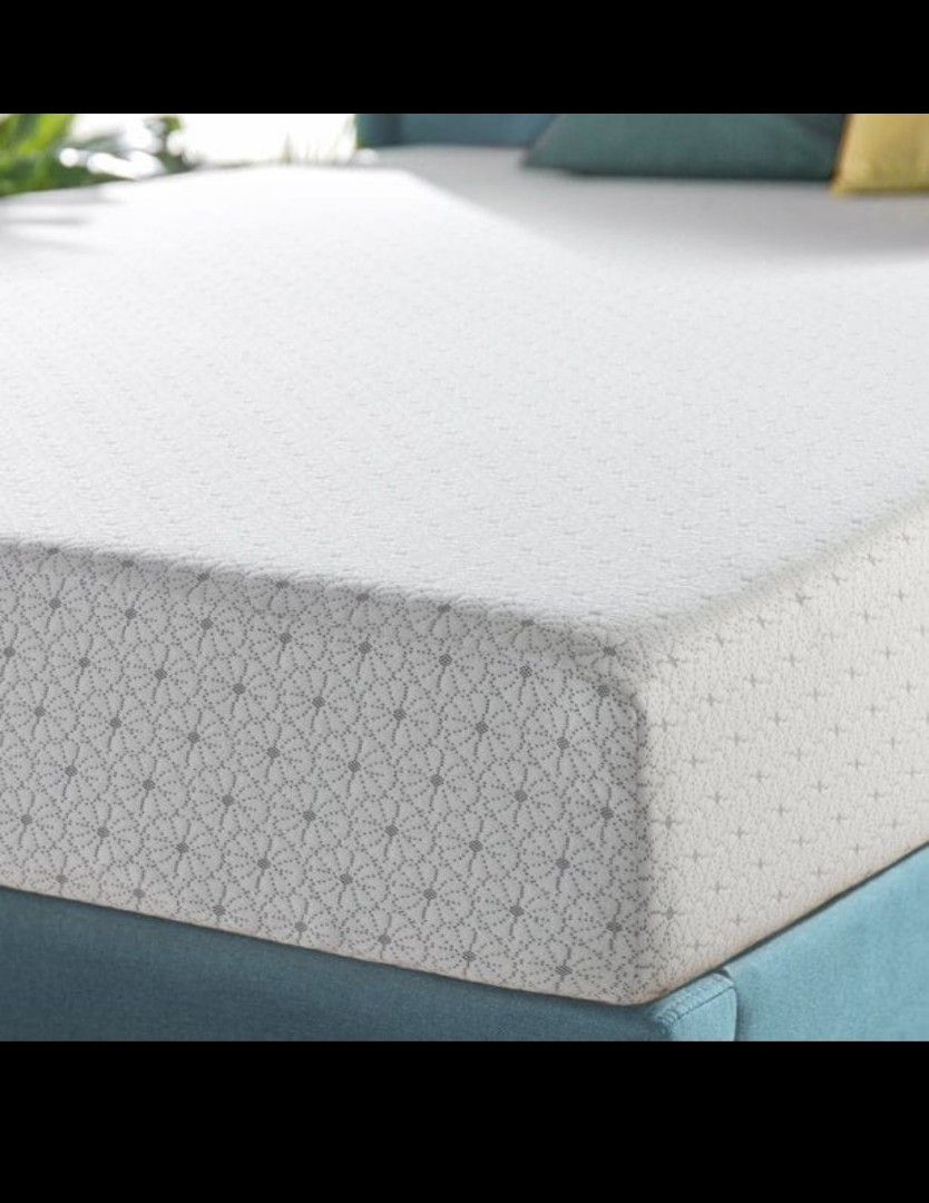 Super single (Zinus Brand) 8'inch Trifold Mattress, Furniture & Home Living, Furniture, Bed