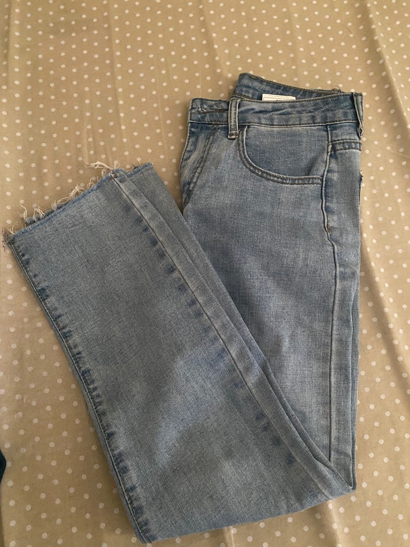 Tapered Jeans, Women's Fashion, Bottoms, Jeans & Leggings on Carousell