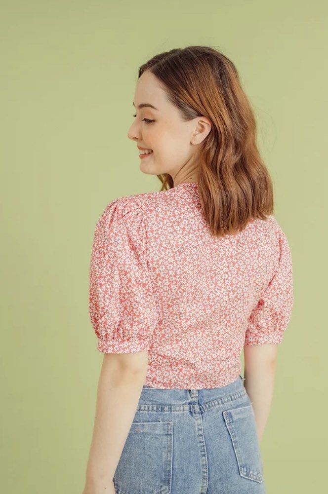Twill Cavern Fiona Puff Sleeve Top in Floral Red on Carousell