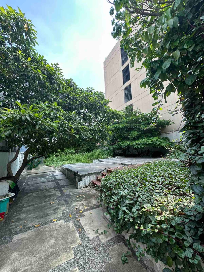 (Category: ) located in . Submitted by Kuaima_Realty (Listing ID 1238327297, Image 1). Description: .
