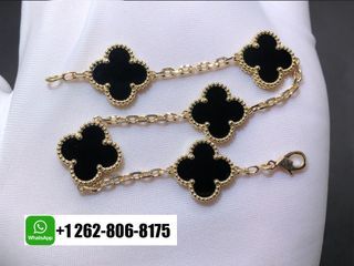 Van Cleef & Arpels Vintage Alhambra 5 Motifs Onyx Bracelet in 18k Yellow Gold VCARA41300