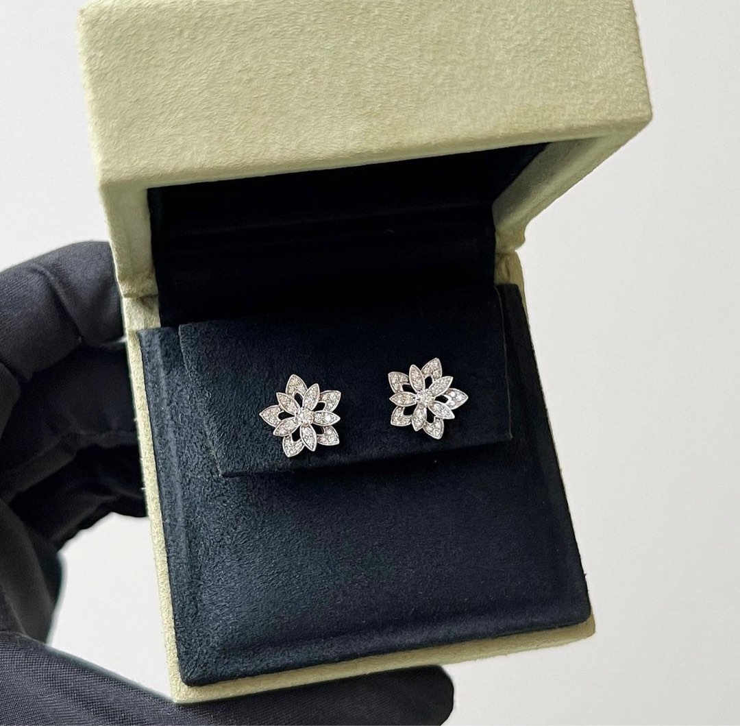 VCA Lotus Openwork Earrings White gold Diamond