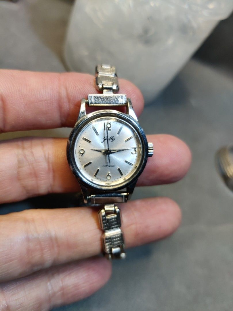 Citizen hand watch store