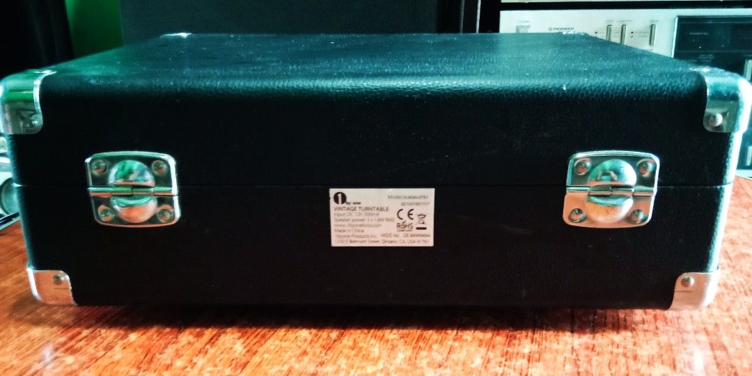 Vintage portable Turntable, Audio, Soundbars, Speakers & Amplifiers on