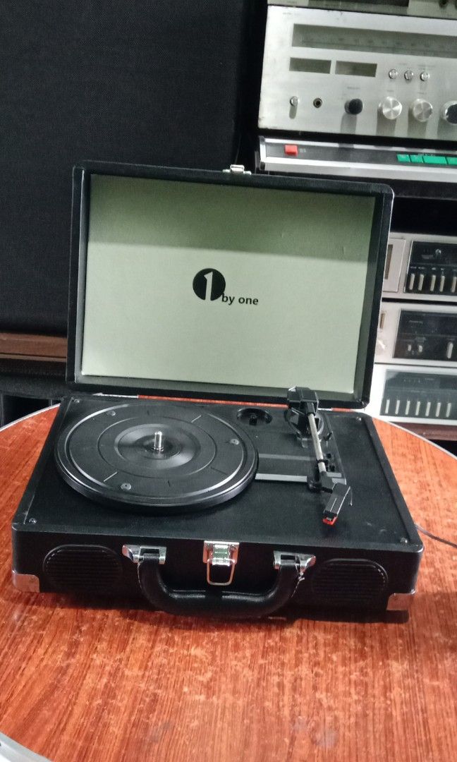 Vintage portable Turntable, Audio, Soundbars, Speakers & Amplifiers on
