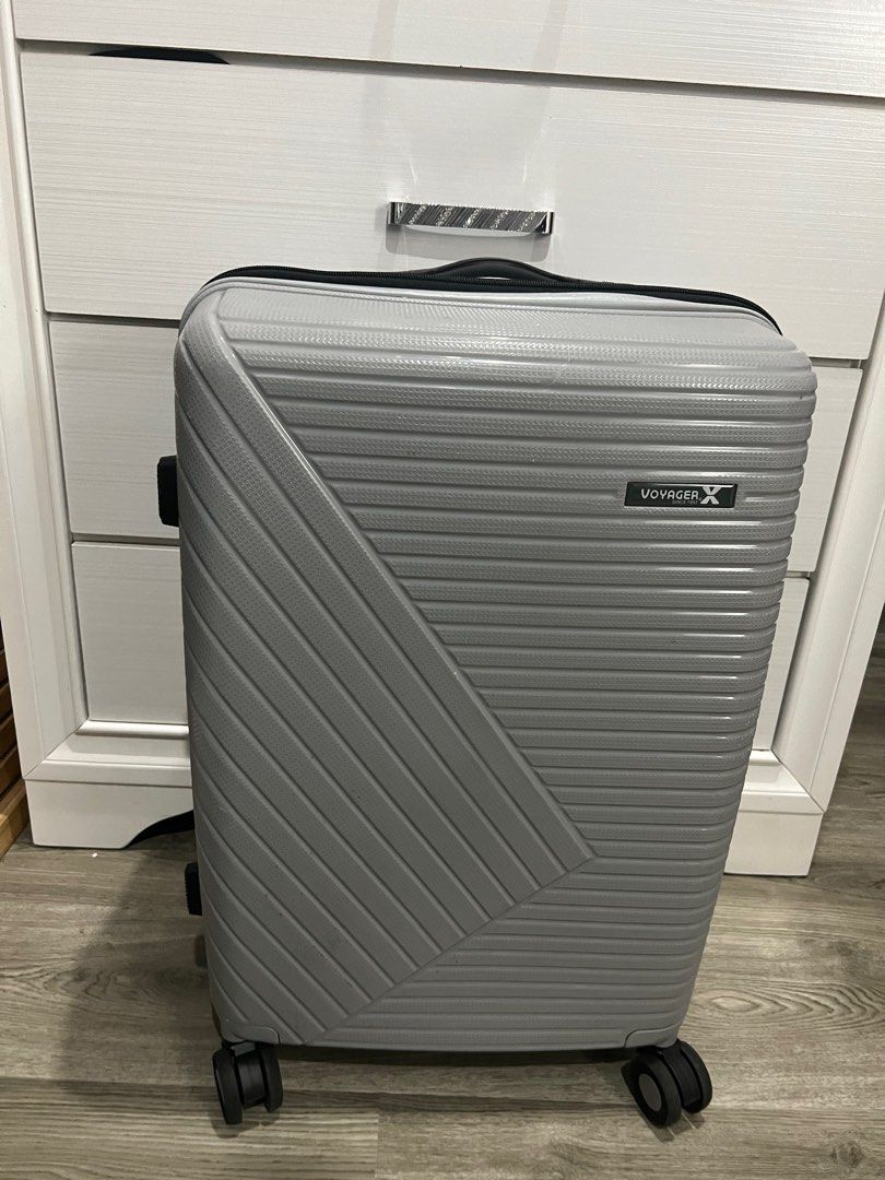 voyager luggage on Carousell