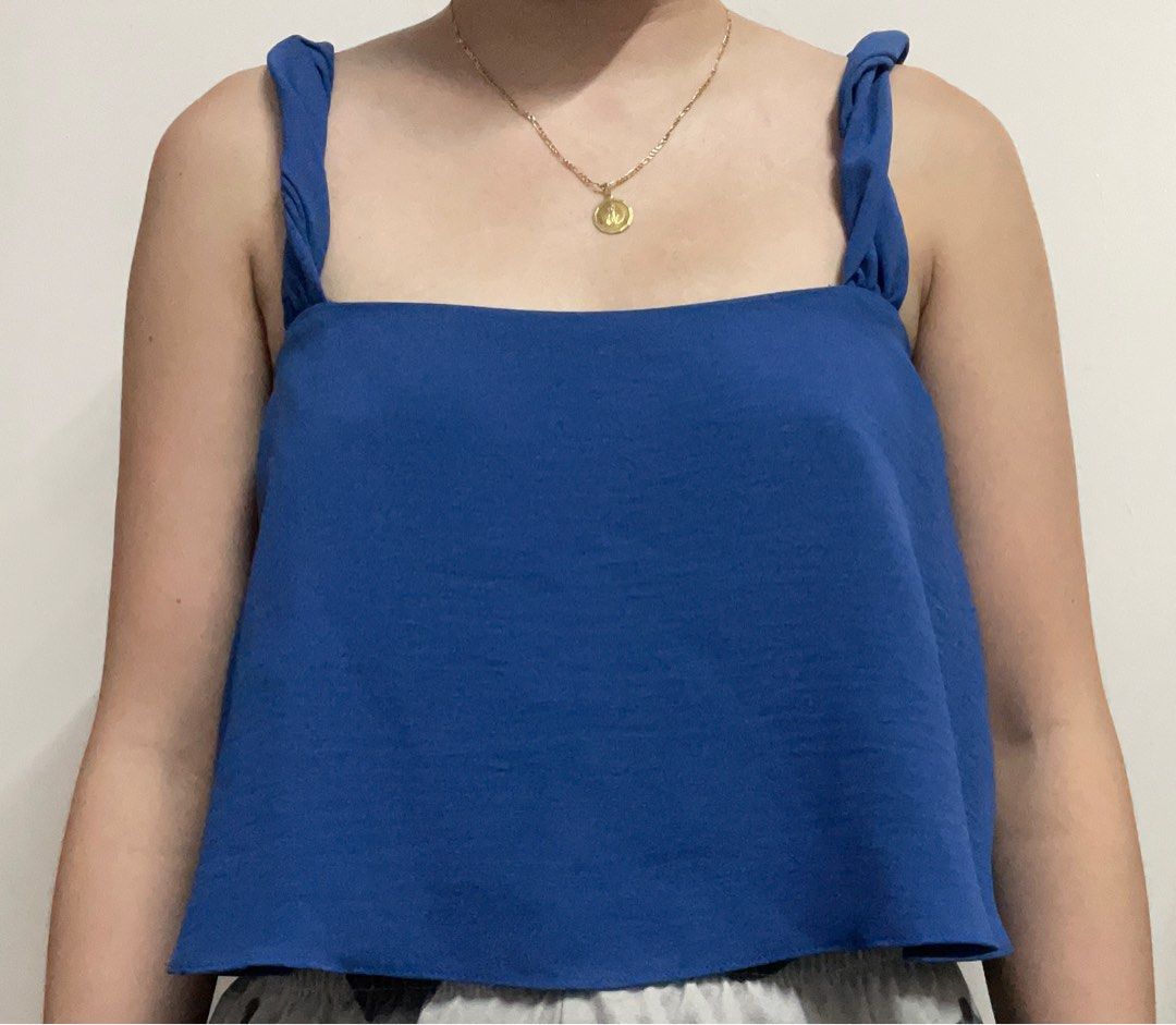 Wear Anika - Ellis Top (Category: Blouses) located in Quezon City. Submitted by prebyv (Listing ID 1238304384, Image 1). Description: Size XS Anika Wear anika.
