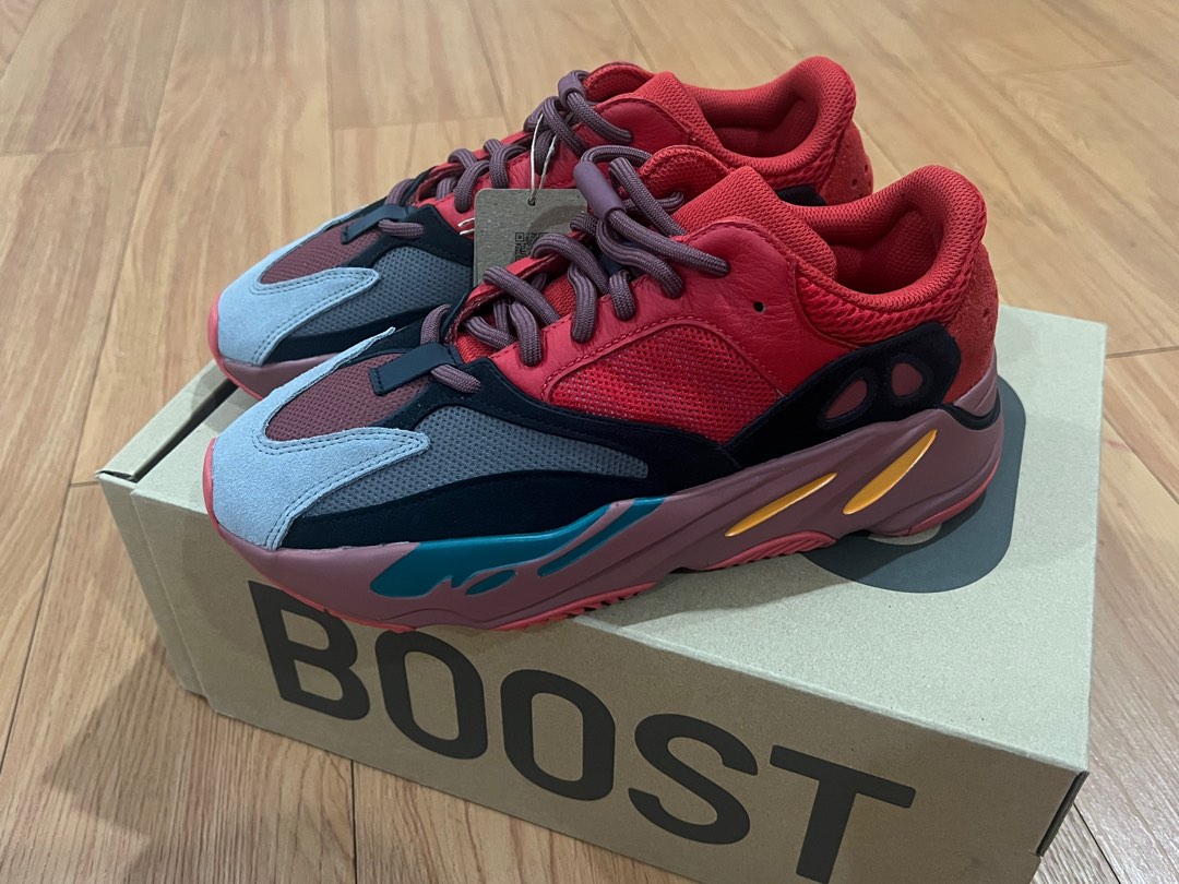 les yeezy 700