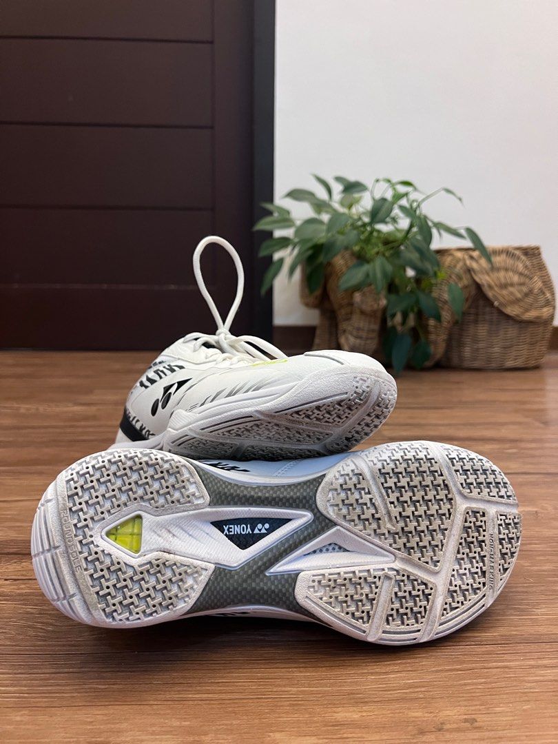 yonex indoor badminton shoes