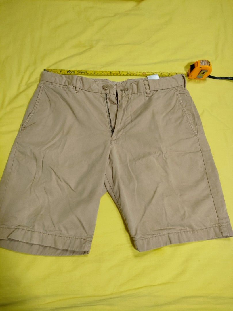 2 X Uniqlo men shorts waist 33 inches