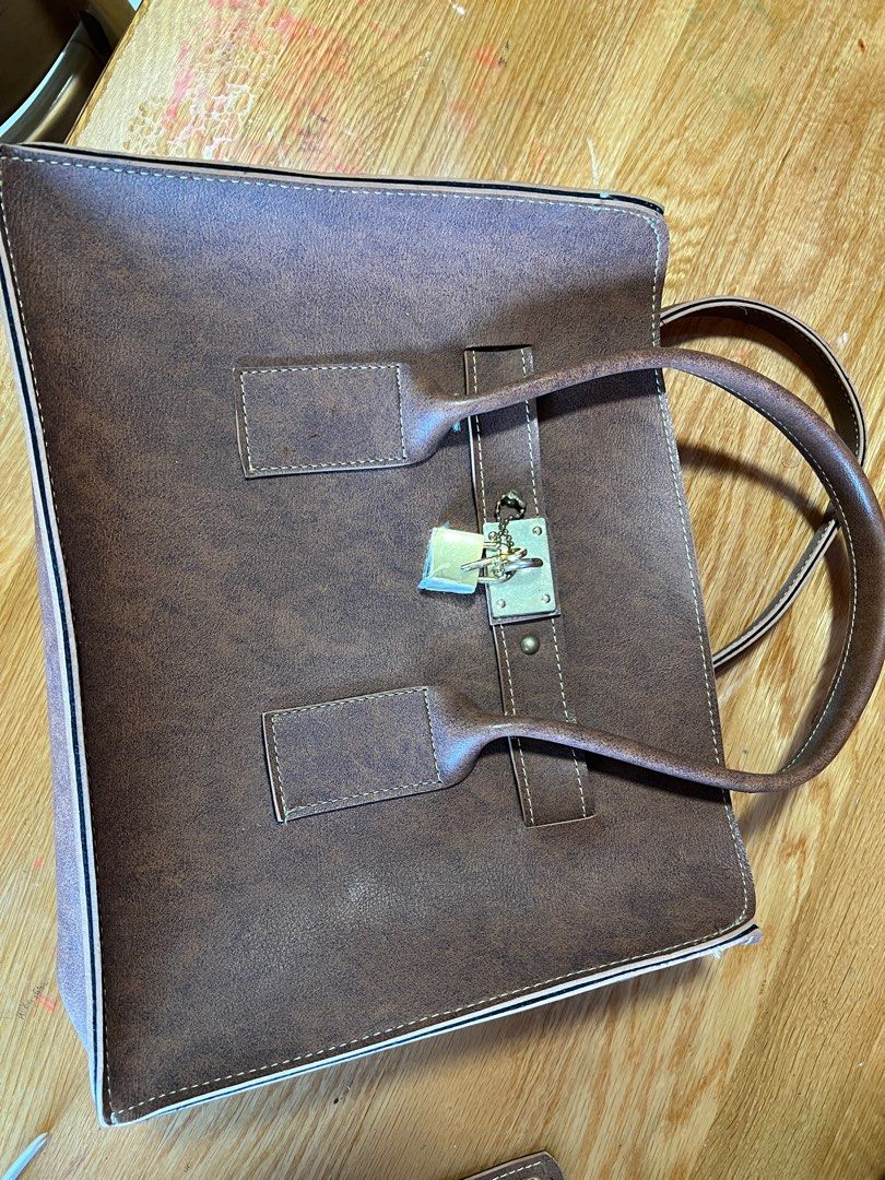 A4 size laptop bag, Everything Else on Carousell