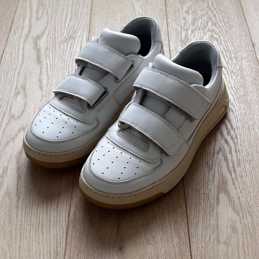 Acne velcro top