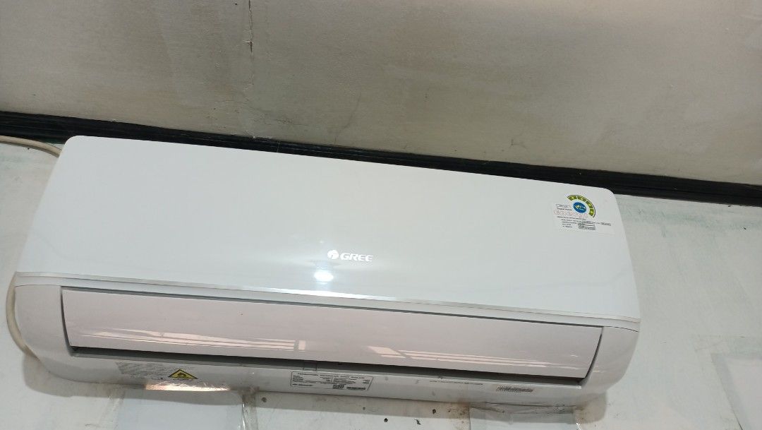 Gree Air Conditioner 1/2PK, Elektronik, Lainnya di Carousell