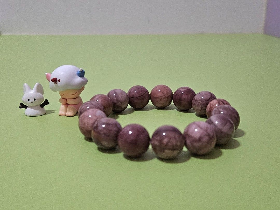 Chunky store red bracelet