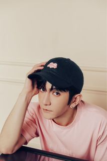 （分類：）位於 。 由 alel888 提交（商品編號 1235094827，圖片 1）。簡介： 。
