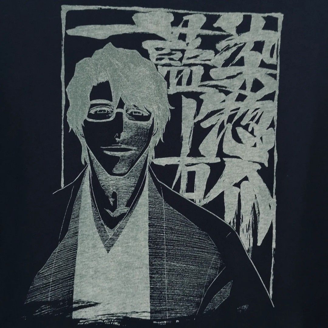 Anime Uniqlo Bleach Hitsugaya Tochiro & Aizen, Men's Fashion, Tops