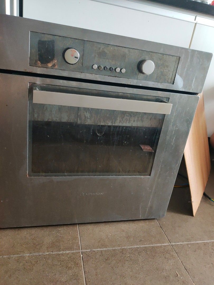Ariston build in oven, TV & Home Appliances, Kitchen Appliances, Ovens