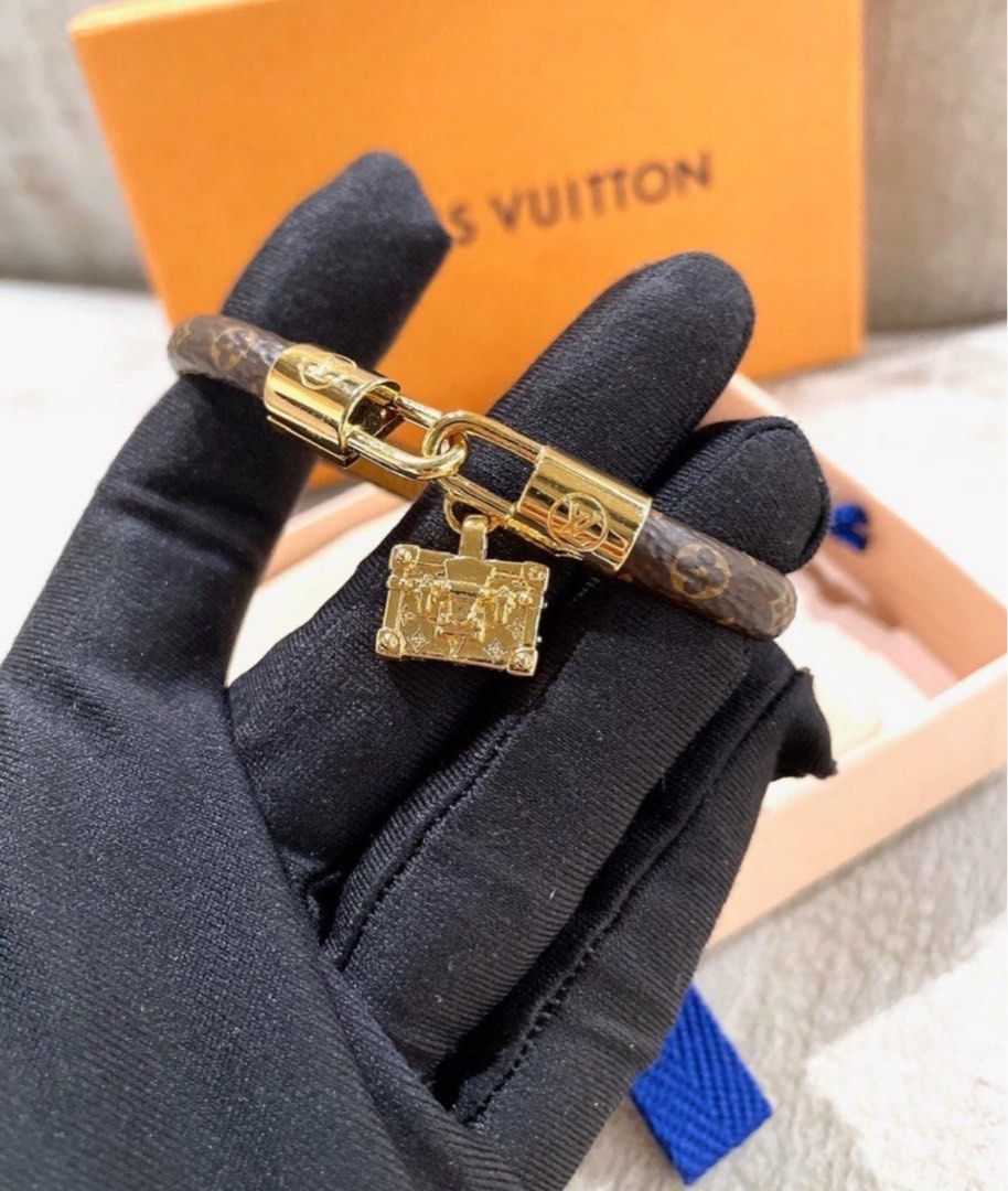 🆕 AUTHENTIC LV TRIBUTE BRACELET, Women's Fashion, Jewelry & Organisers,  Necklaces on Carousell