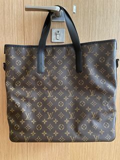 Authentic LV baguette bag, Women's Fashion, Bags & Wallets, Tote Bags on  Carousell