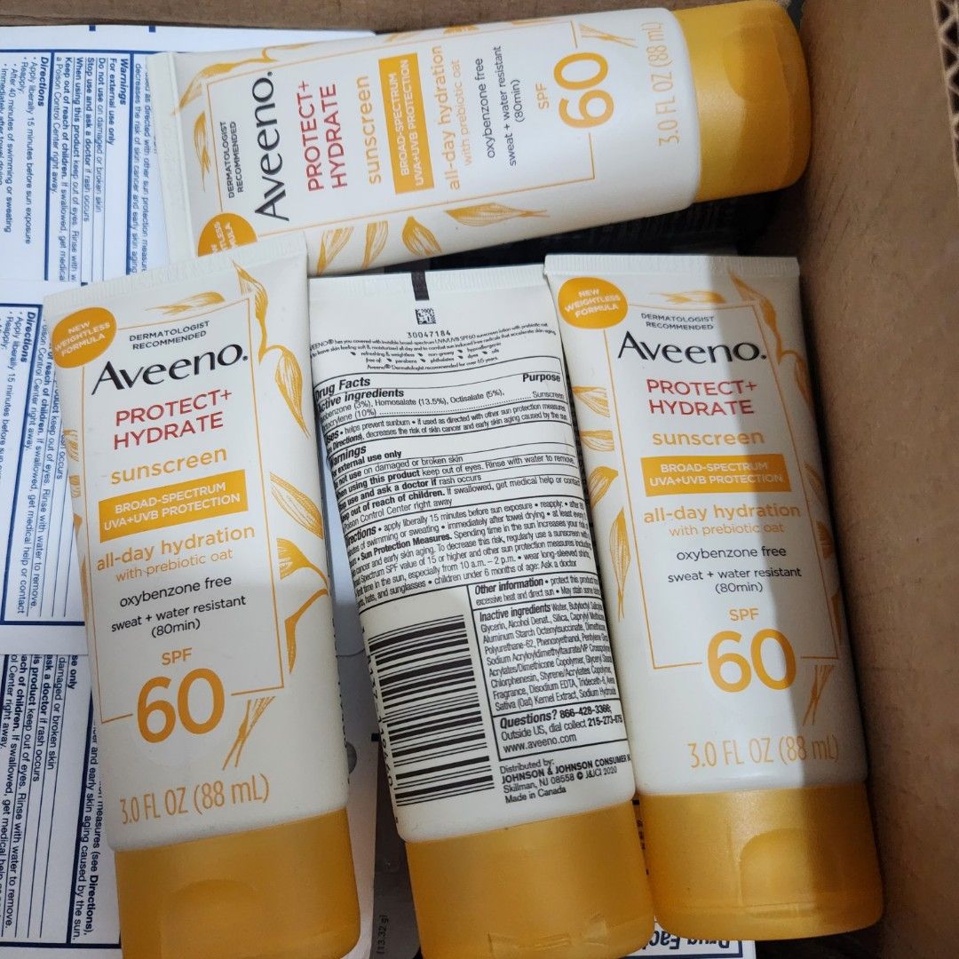 Aveeno Protect+Hydrate All Day Sunscreen SPF 60 (Category: Face Care) located in Cavite. Submitted by bongalio (Listing ID 1235299822, Image 3). Description: Aveeno Protect+Hydrate All Day Sunscreen SPF 60 ‼️SALE‼️ 100% Original Onhand Shipped from US We order in bulk from US so this costs less than buying in mall. NOTES: 📦 Since this is shipped from US, there are super small dents in boxes but quality is still the same. ♻️ Please manage your ex