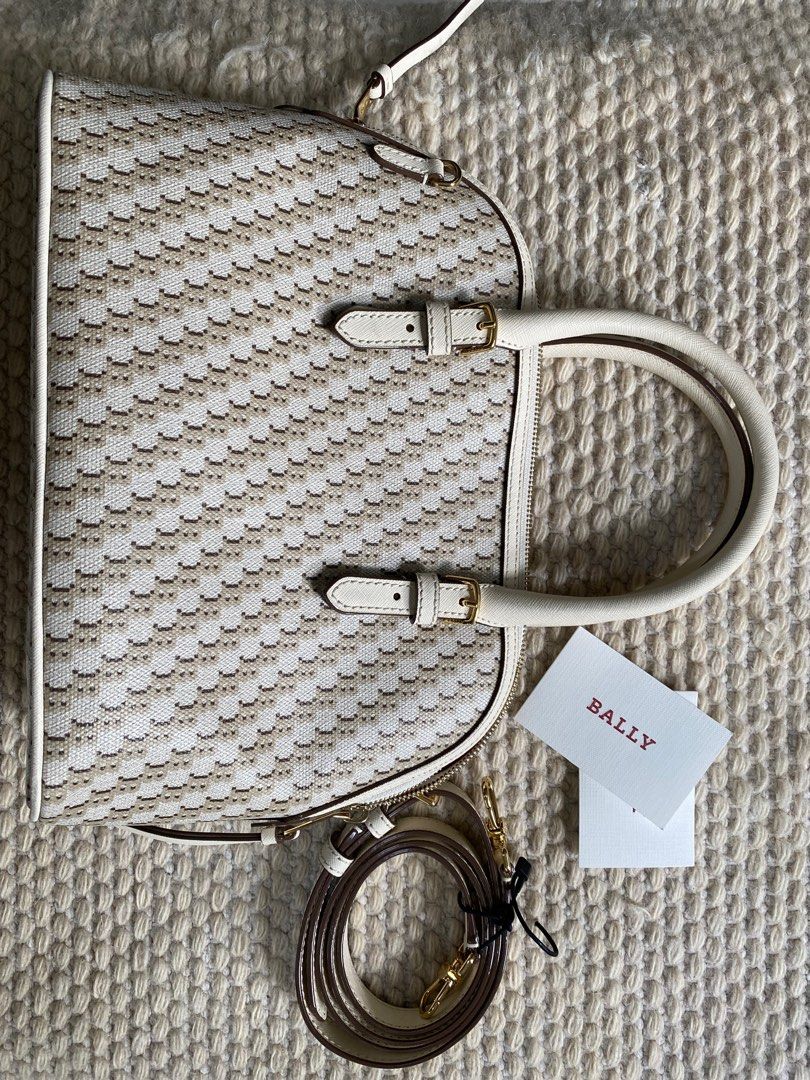 Bally (Category: Luxury Bags & Wallets) located in Manila. Submitted by katrina.sumulong (Listing ID 1235162661, Image 3). Description: .